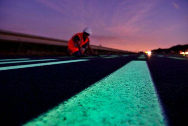 Marquage routier sur RN2 à Boissy-Fresnoy (60, FR)