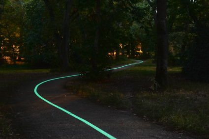 Pessac, the first LuminoKrom® photoluminescent bike path