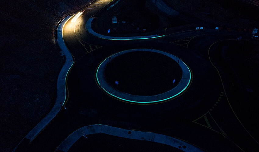 Marquage lumineux sur rond-point de Trivy (71)