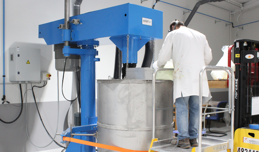 Hall de production des peintures LuminoKrom® - OliKrom©