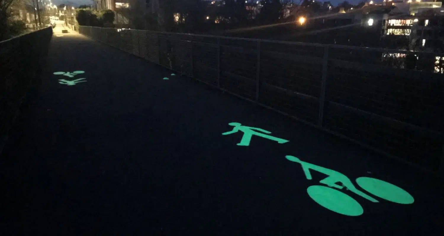 Piste cyclable Brest avec peinture luminescente