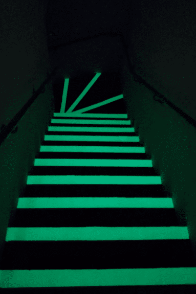 Marches d'escaliers luminescentes