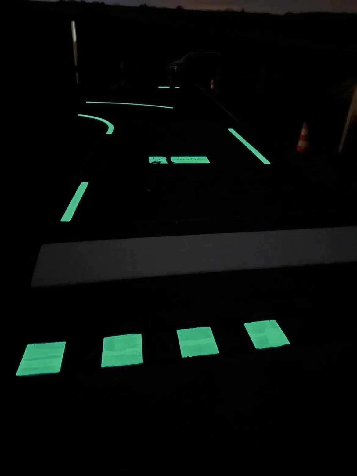 peinture luminescente au sol