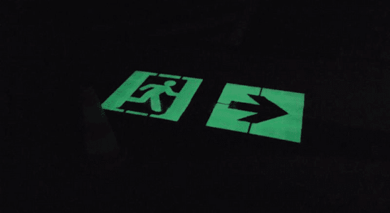 Peinture luminescente pour issues de secours