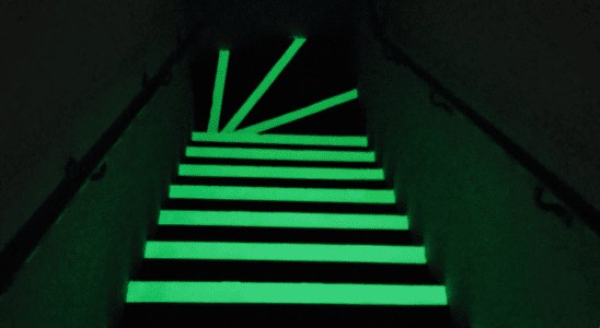 Signalétique luminescente pour escaliers
